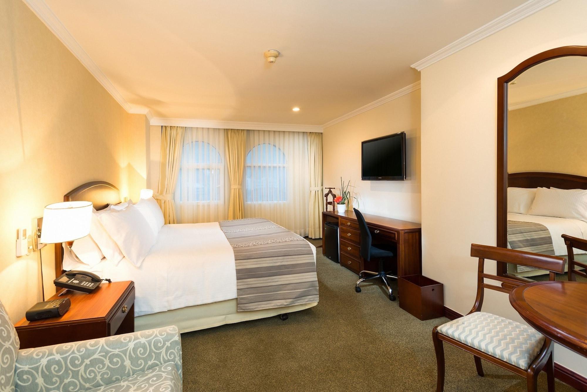 Hotel Dann Carlton بوغوتا المظهر الخارجي الصورة A room at the hotel