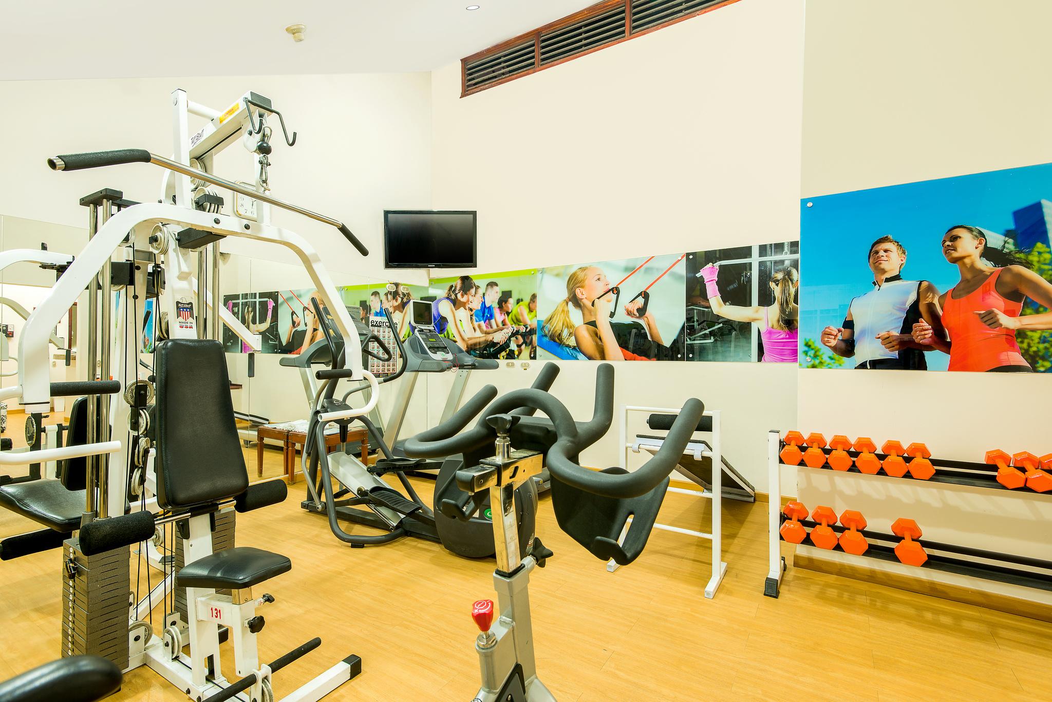 Hotel Dann Carlton بوغوتا المظهر الخارجي الصورة The gym at the hotel