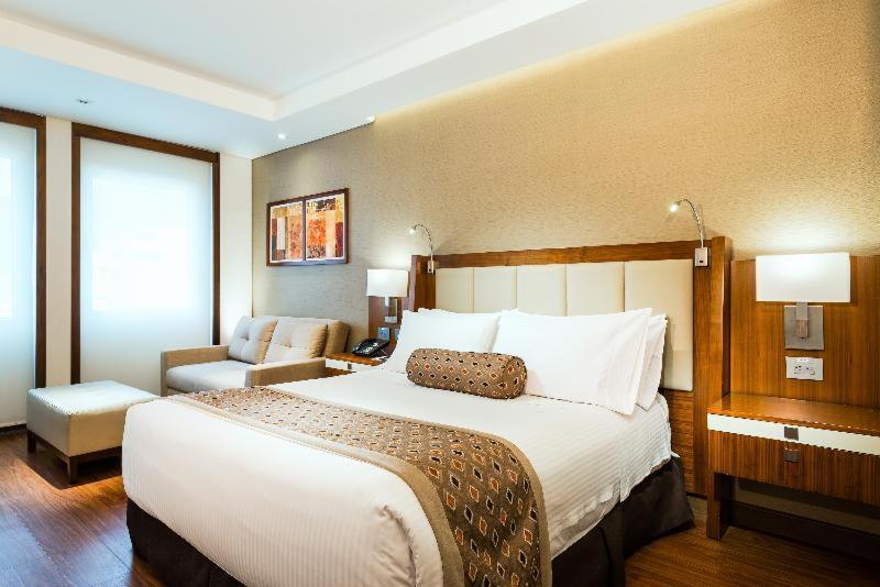 Hotel Dann Carlton بوغوتا الغرفة الصورة Deluxe Room