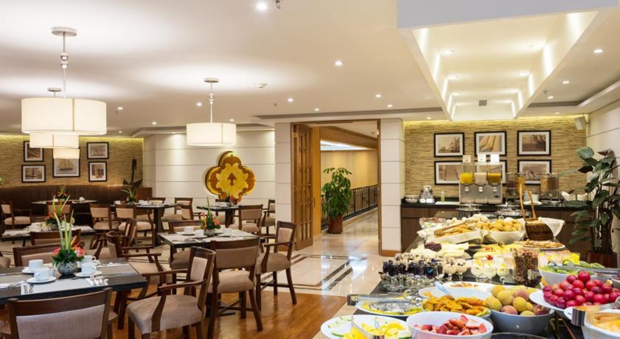 Hotel Dann Carlton بوغوتا المظهر الخارجي الصورة The buffet at the hotel